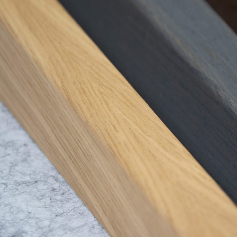 The combination of natural veneer with contrasting felt